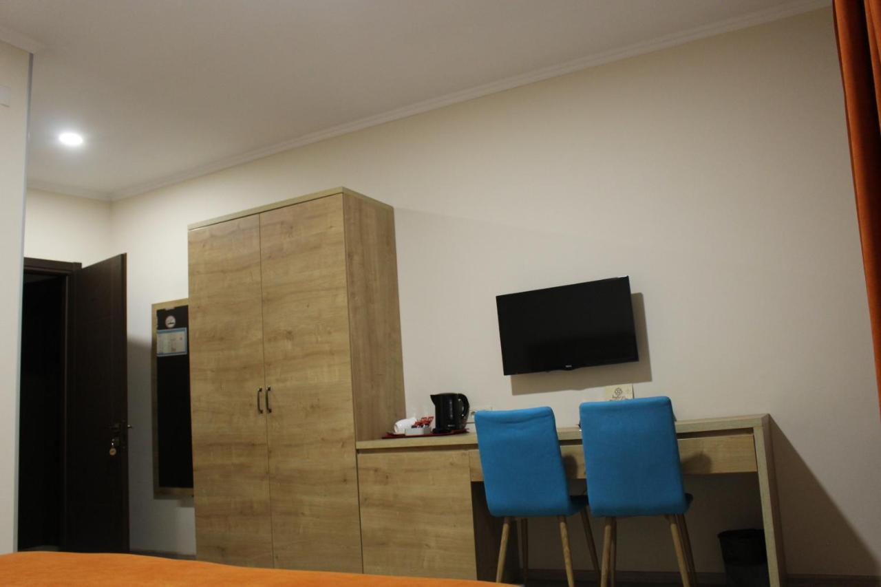 Boutique Hotel 32 Batumi Esterno foto