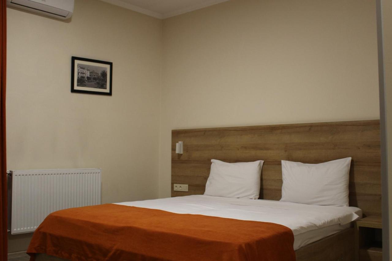 Boutique Hotel 32 Batumi Esterno foto