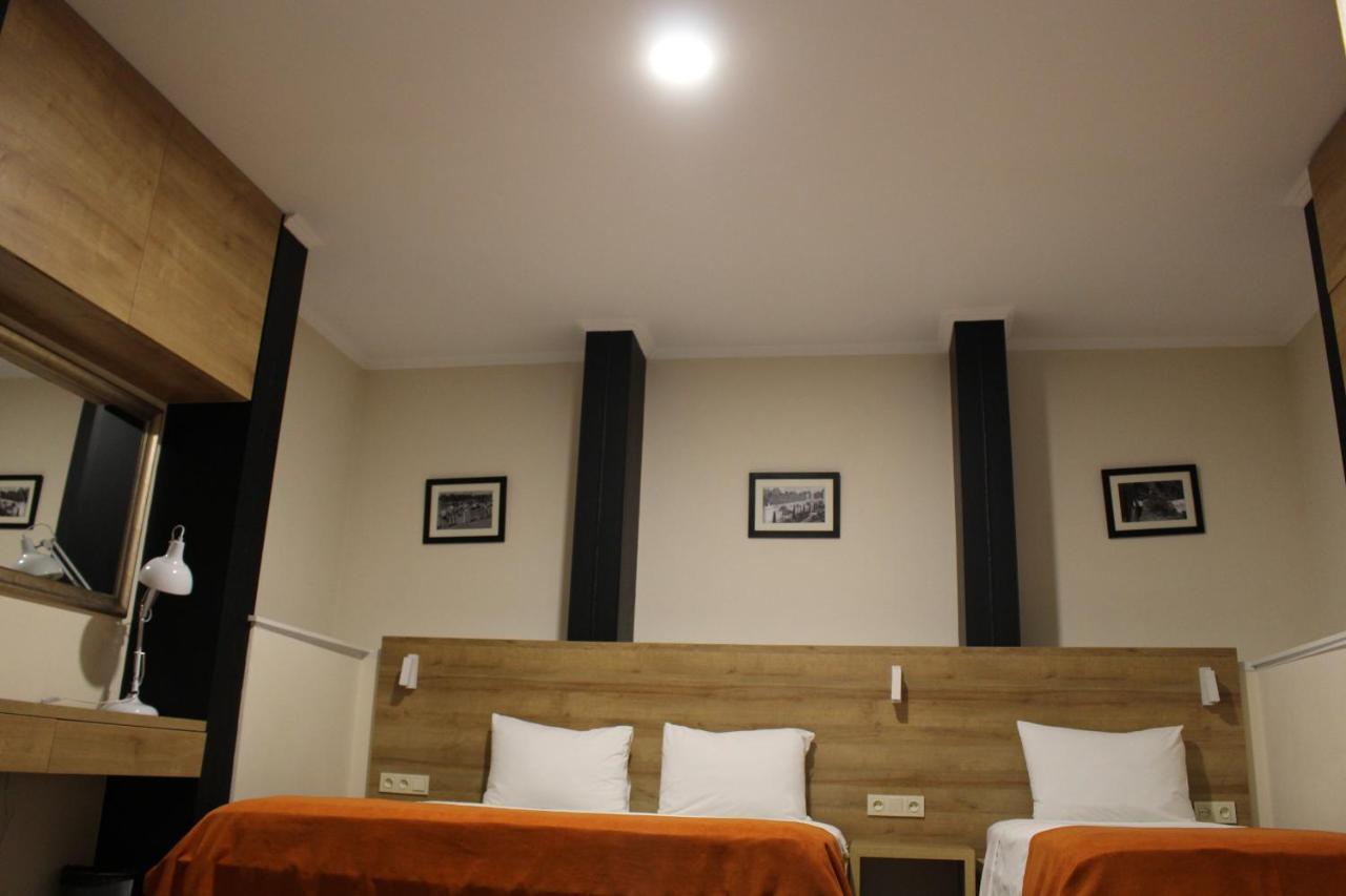 Boutique Hotel 32 Batumi Esterno foto