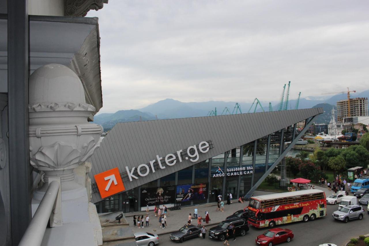 Boutique Hotel 32 Batumi Esterno foto