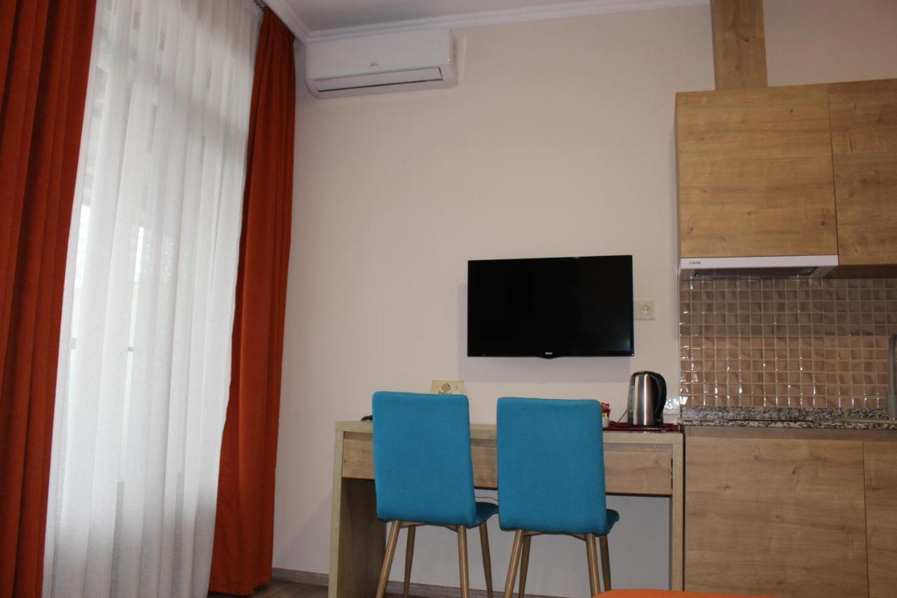 Boutique Hotel 32 Batumi Esterno foto