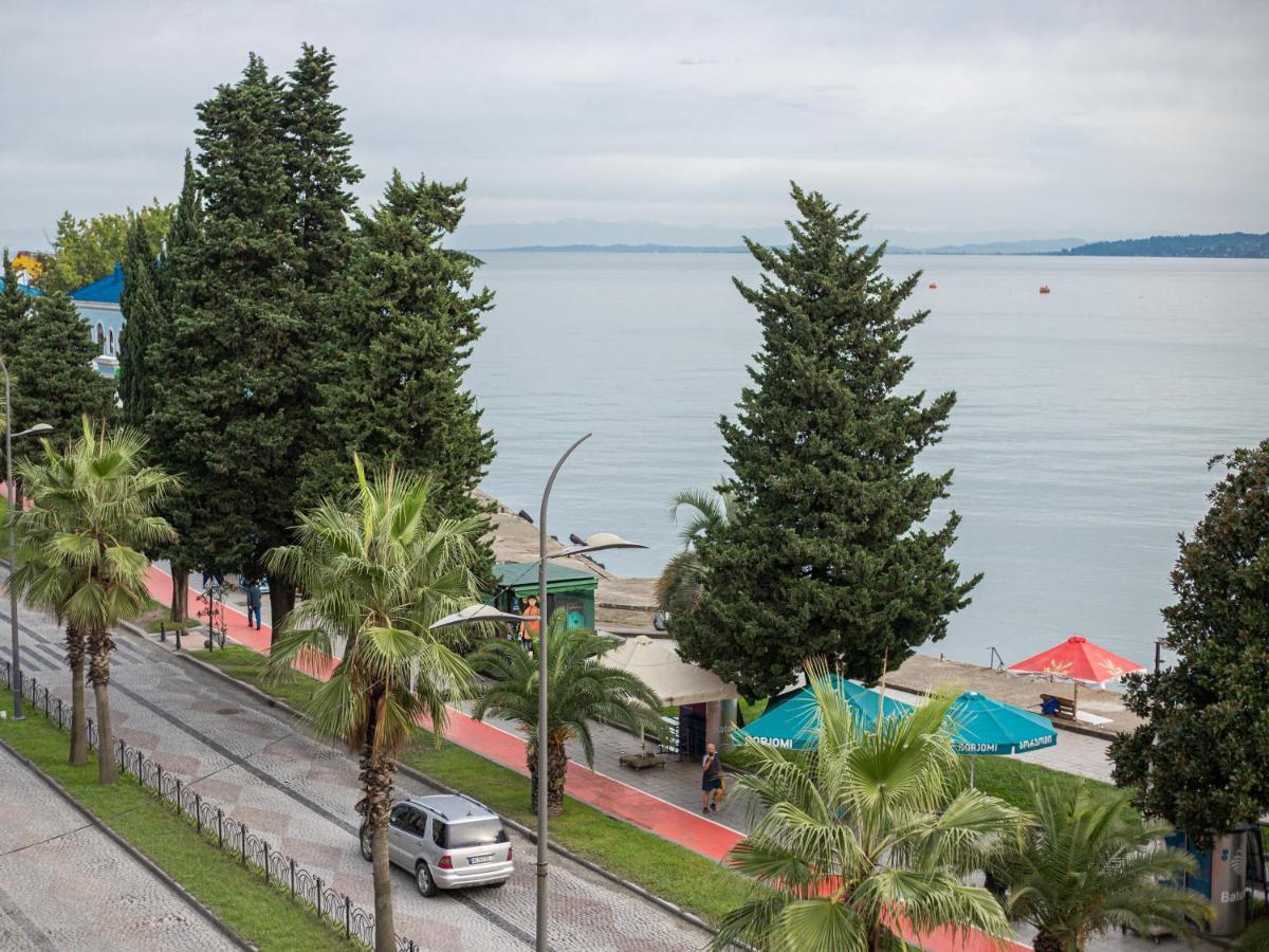 Boutique Hotel 32 Batumi Esterno foto