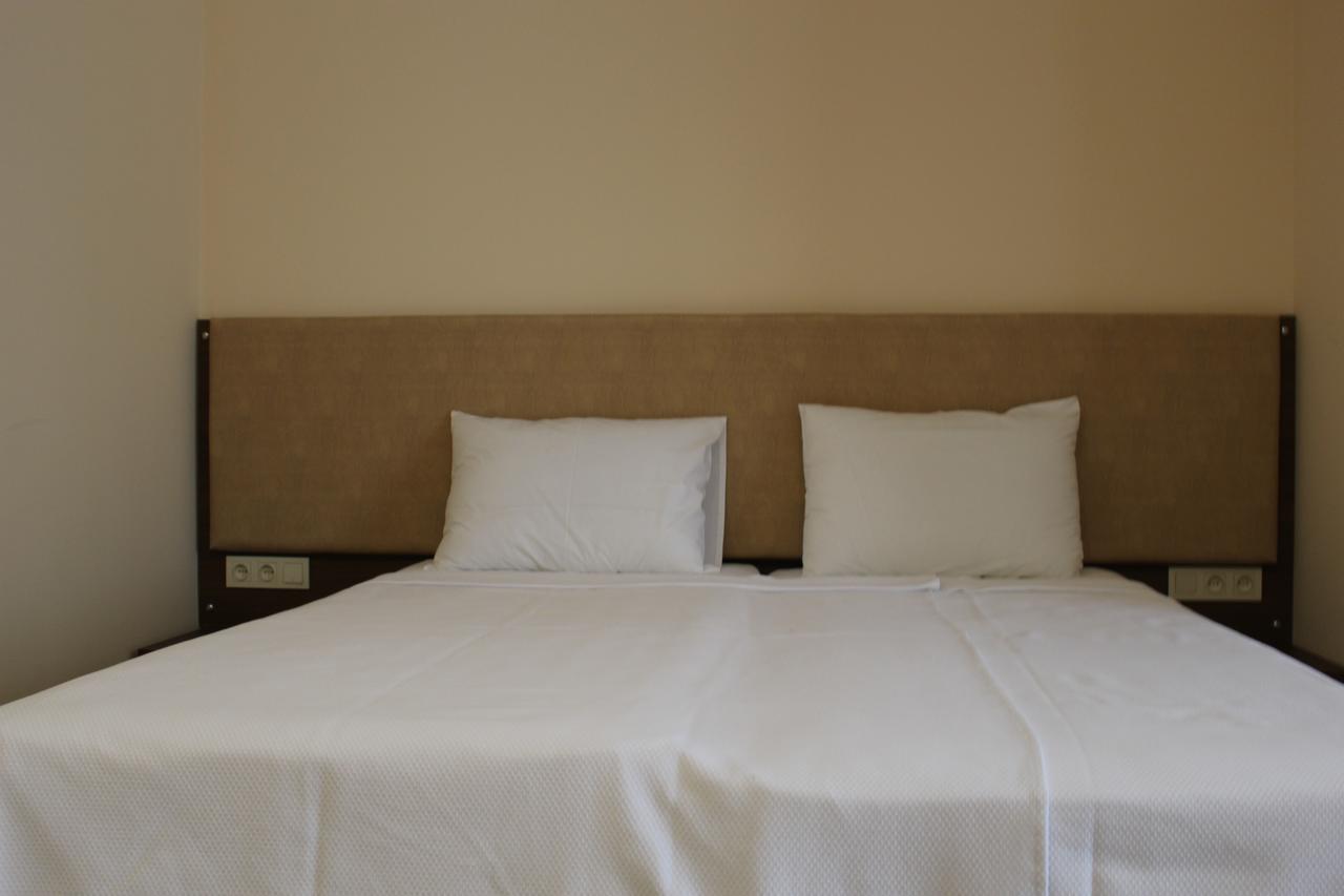 Boutique Hotel 32 Batumi Esterno foto