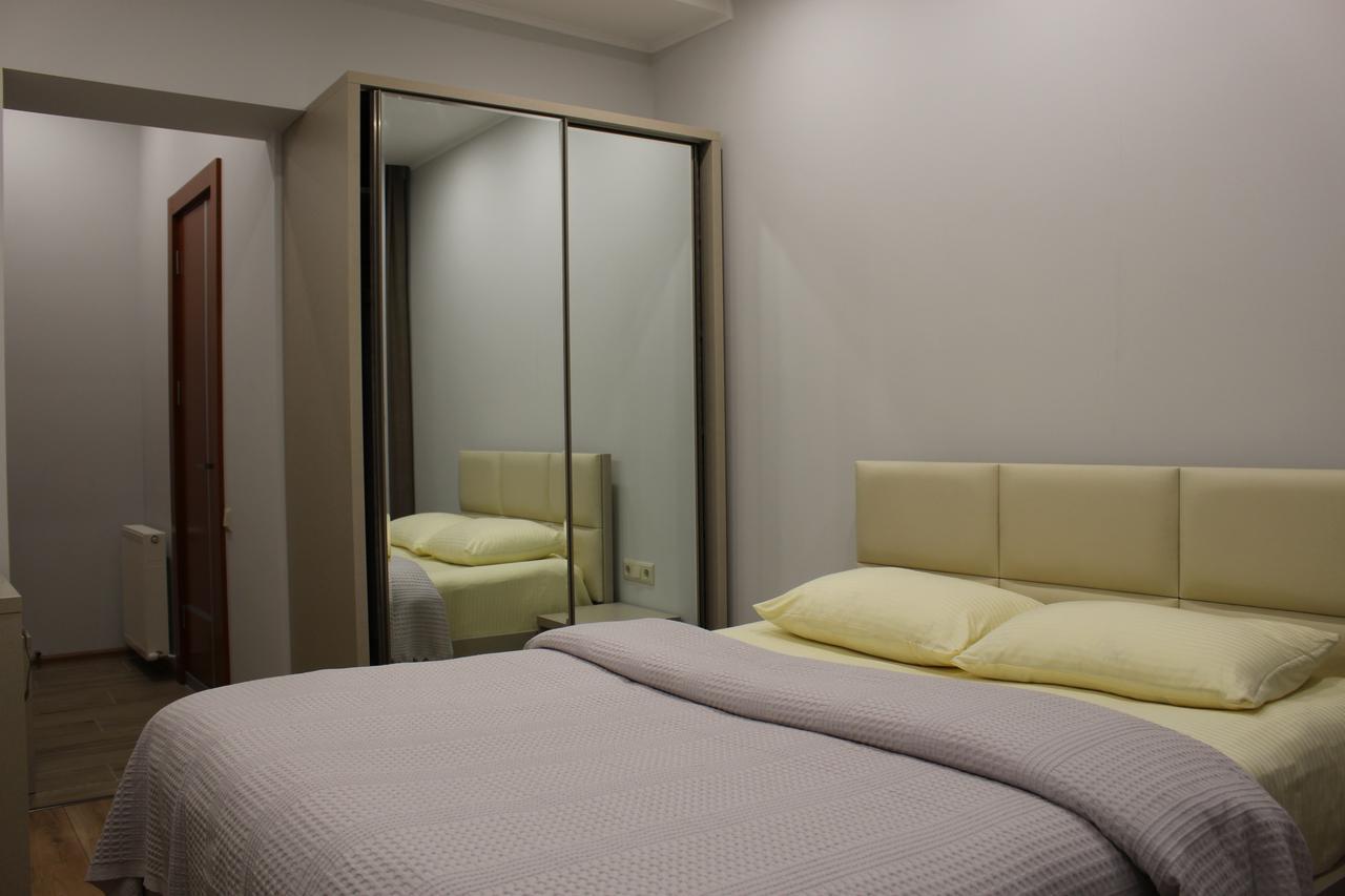 Boutique Hotel 32 Batumi Esterno foto