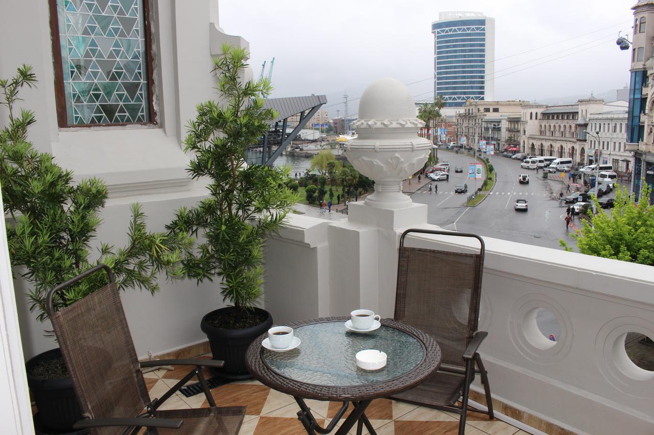 Boutique Hotel 32 Batumi Esterno foto