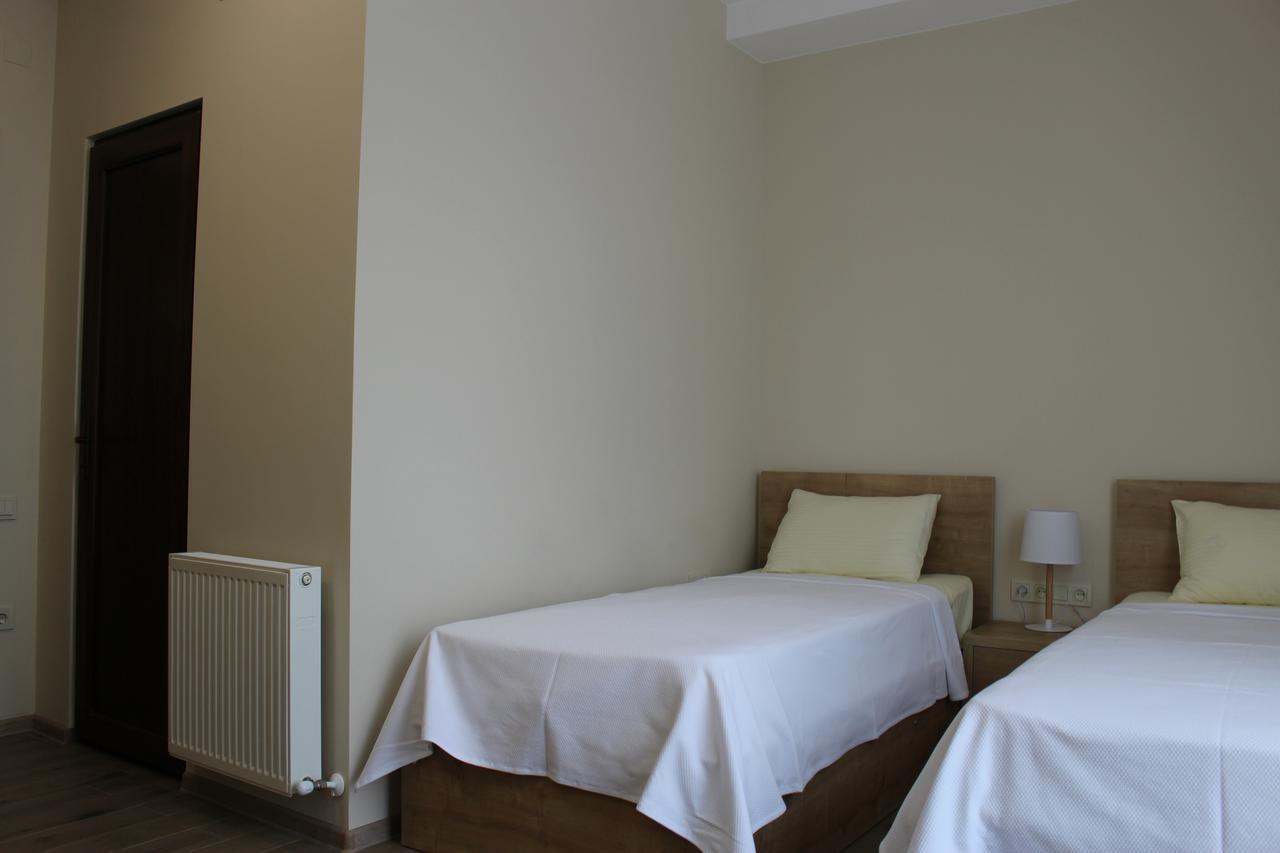 Boutique Hotel 32 Batumi Esterno foto