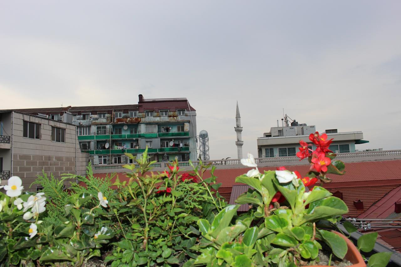 Boutique Hotel 32 Batumi Esterno foto
