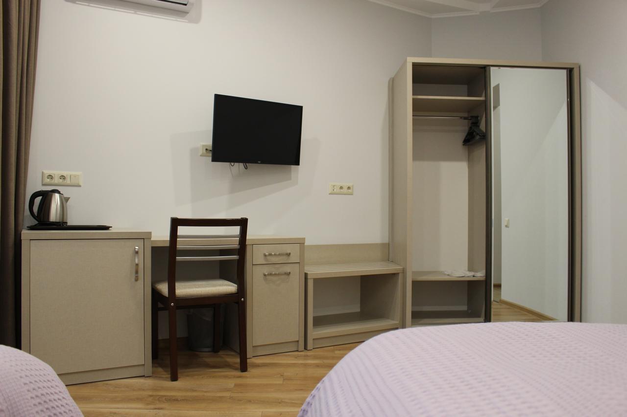 Boutique Hotel 32 Batumi Esterno foto