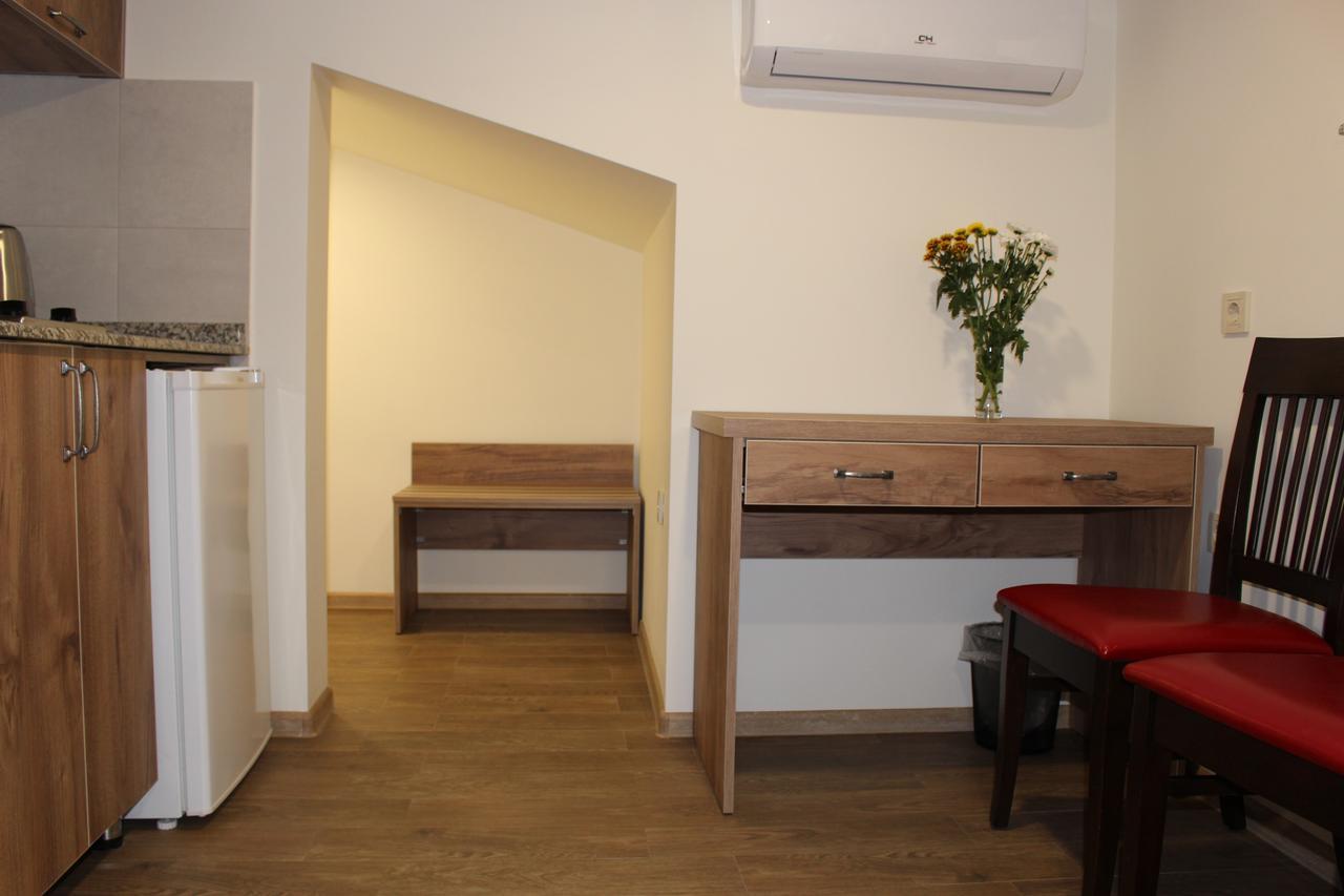 Boutique Hotel 32 Batumi Esterno foto