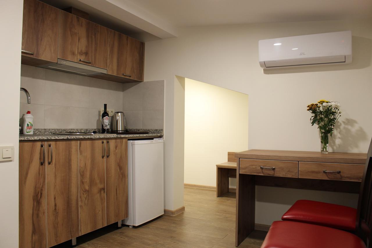 Boutique Hotel 32 Batumi Esterno foto