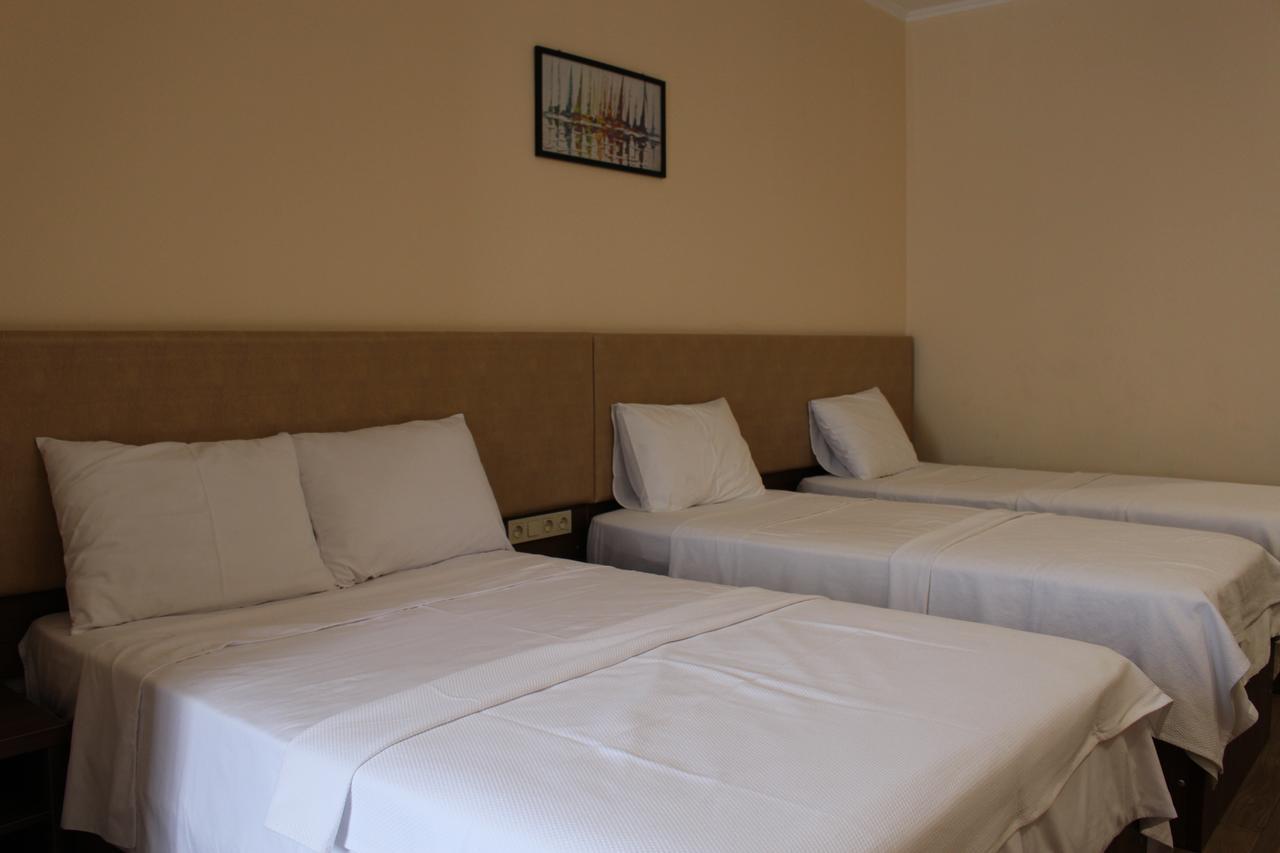 Boutique Hotel 32 Batumi Esterno foto