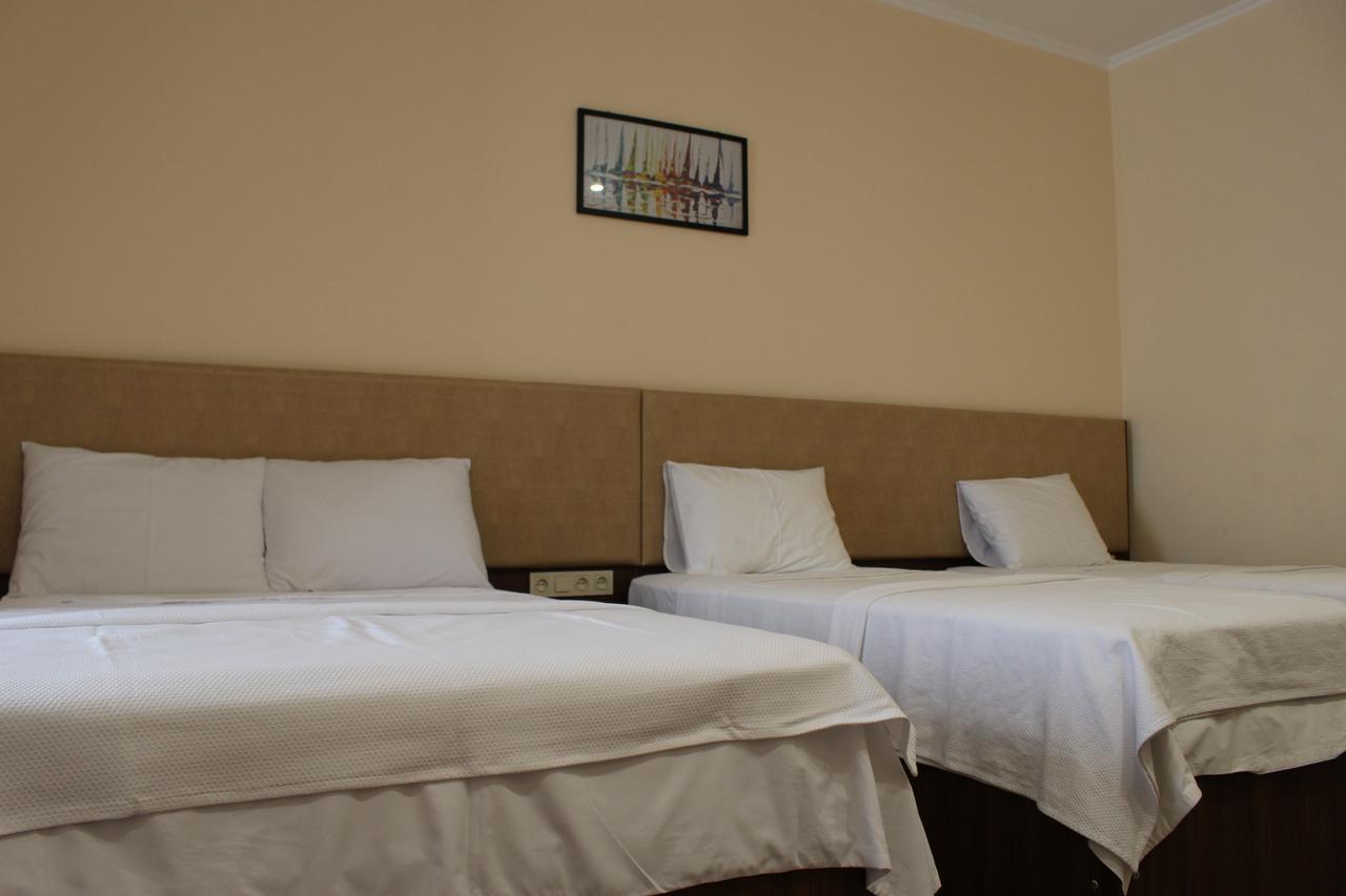 Boutique Hotel 32 Batumi Esterno foto