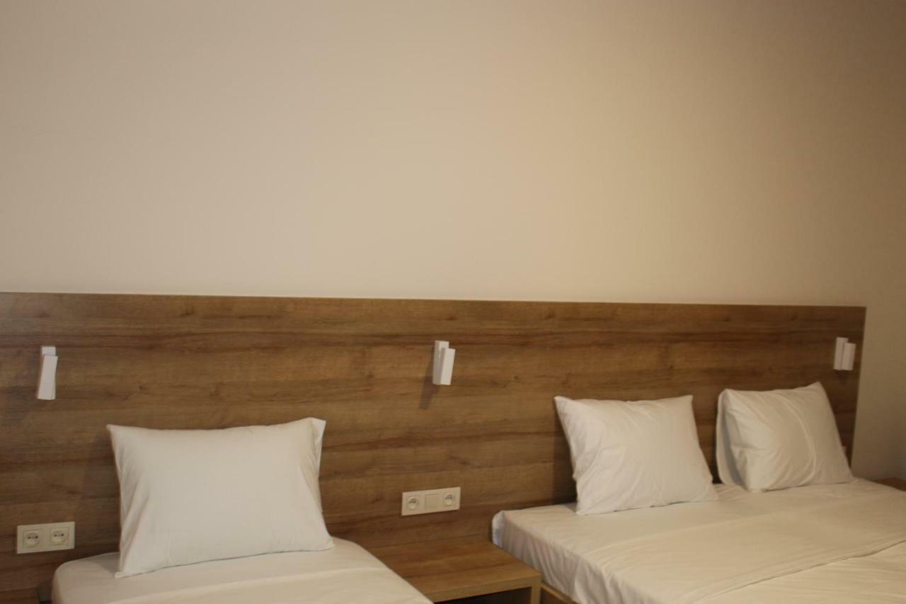 Boutique Hotel 32 Batumi Esterno foto