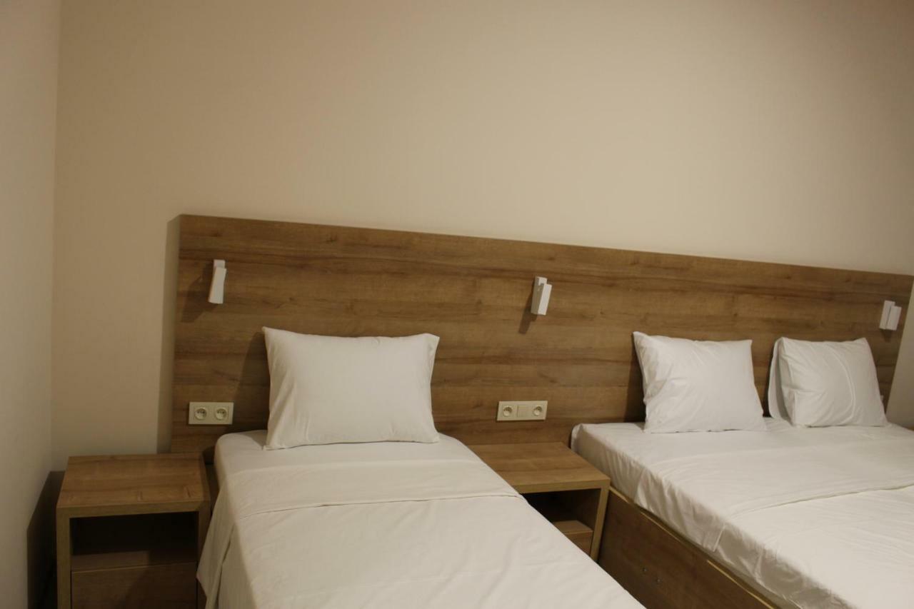 Boutique Hotel 32 Batumi Esterno foto